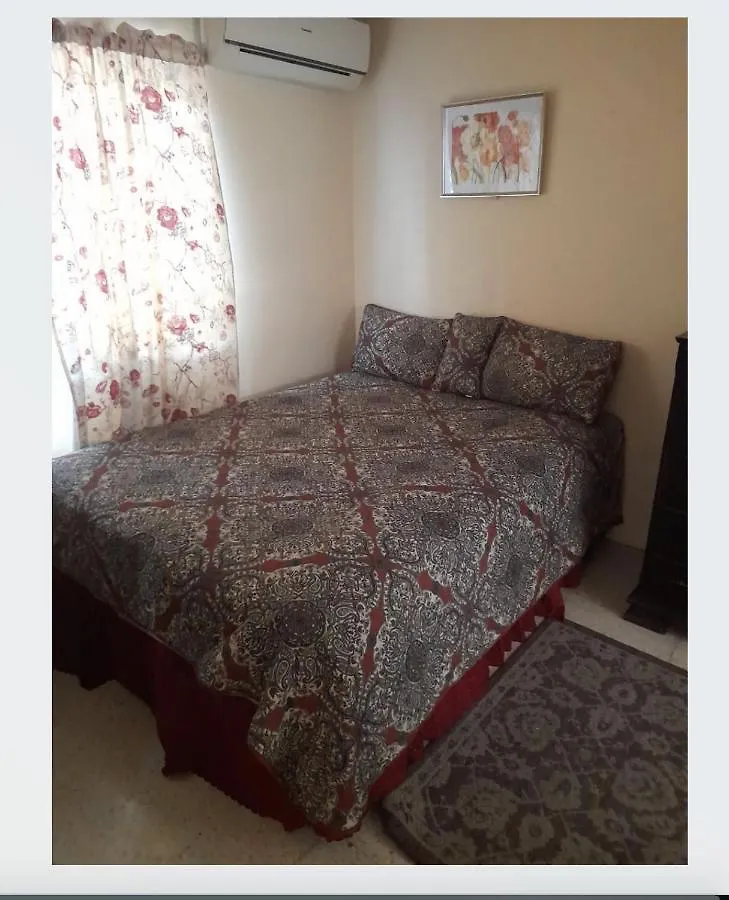 Chelsea Manor Apartment Kingston 0*,  Jamaica